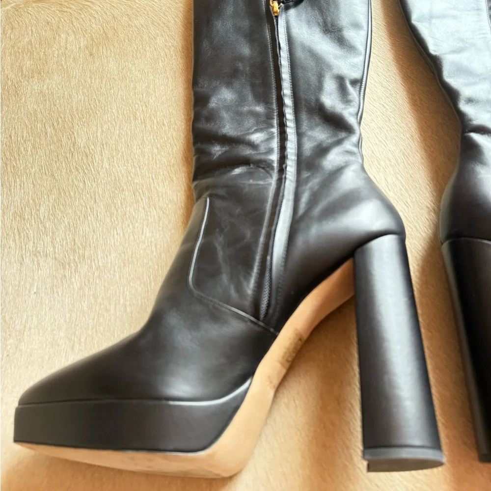 Elegant Itailan Black High Heel Boots - Picture 5 of 13